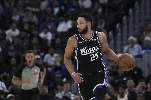 霍林格:若国王留住西蒙斯用来做交易筹码 也不必感到意外